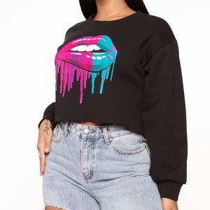 Black Cropped Sweatshirt 🖤💓💙
